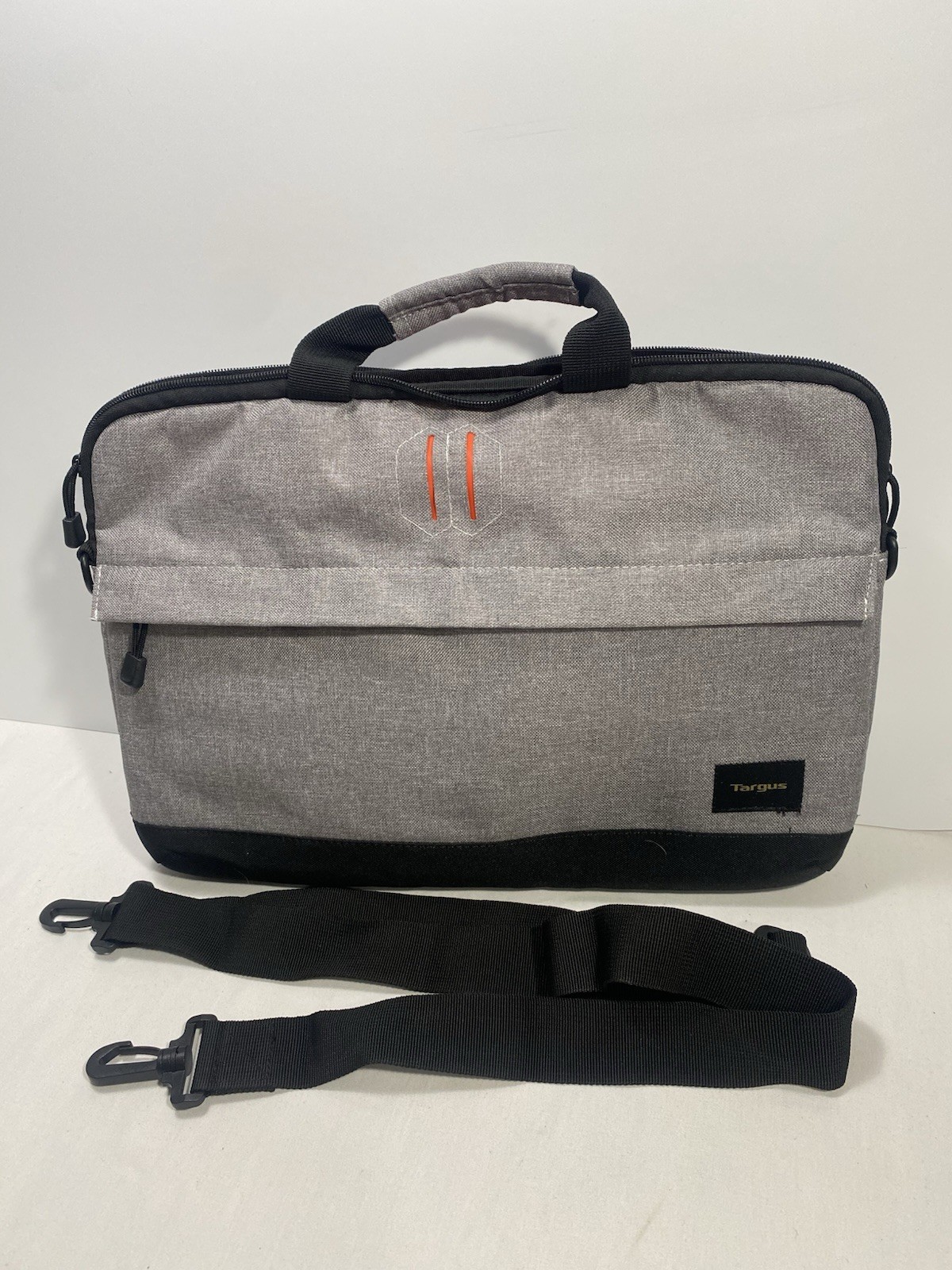 Targus Strata Slipcase Computer Laptop Bag 15.6-Inch Laptops Pewter. Strap