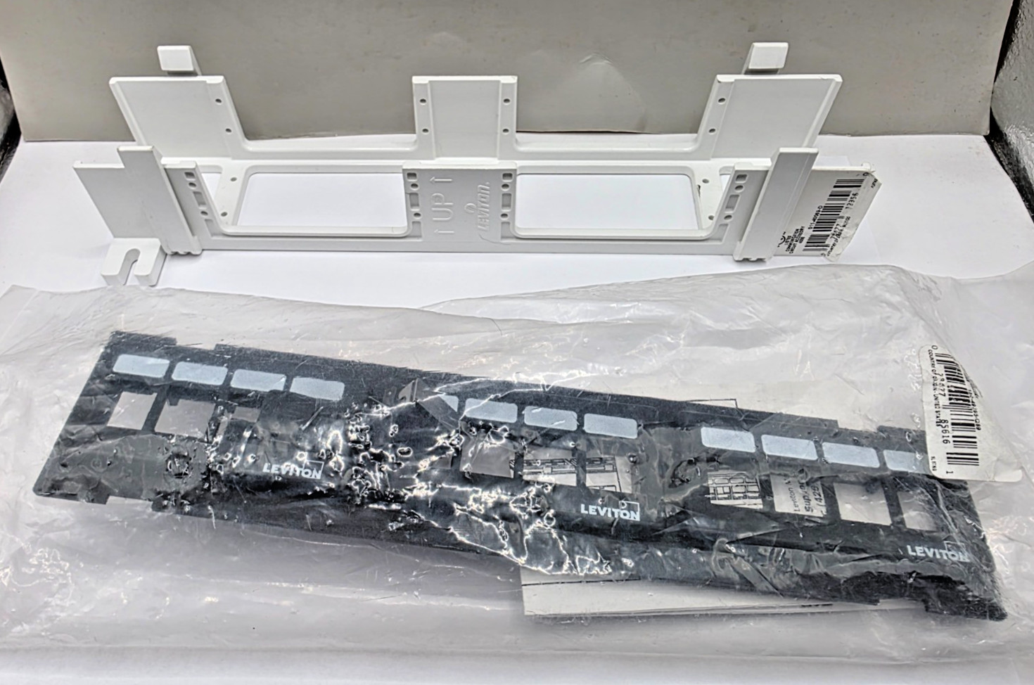  Leviton 49255-Q89 QuickPort 12-Port Patch Block Empty Frame with Wall Bracket
