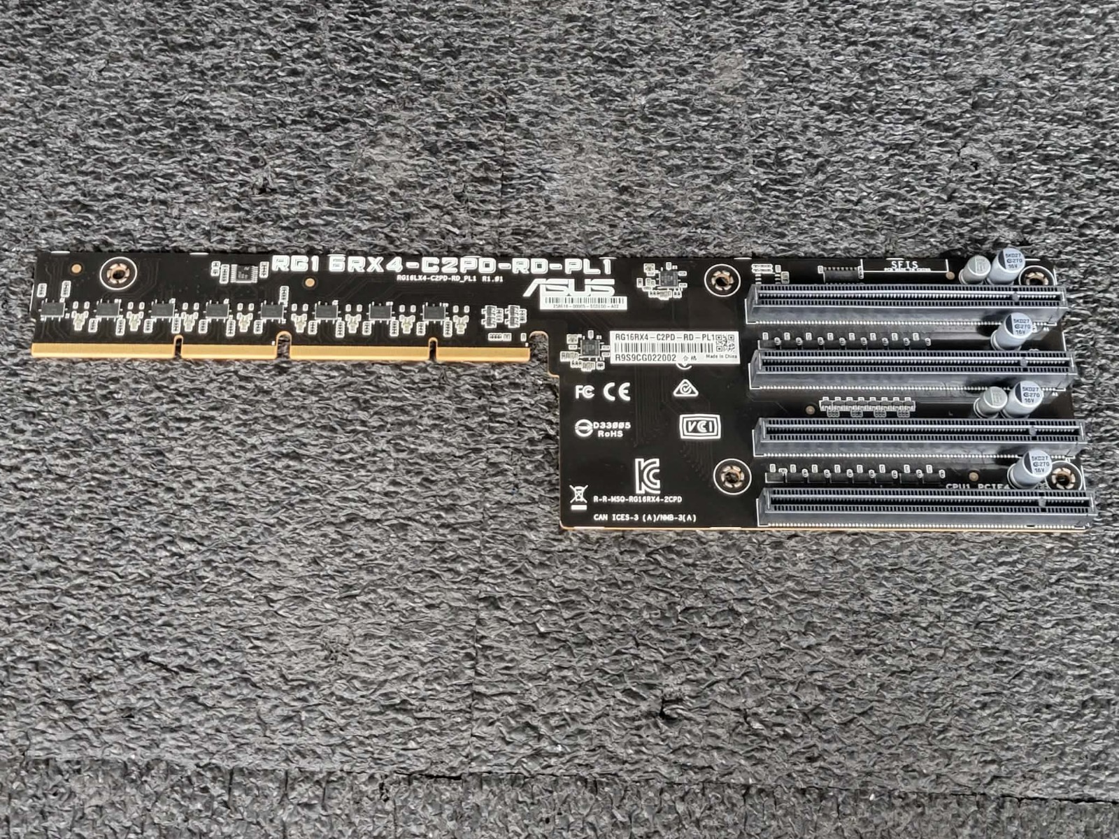 ASUS RG16RX4-C2PD-RD-PL1 Right-Side PCIe GPU Riser Card ESC4000-E10/ESC4000A-E1