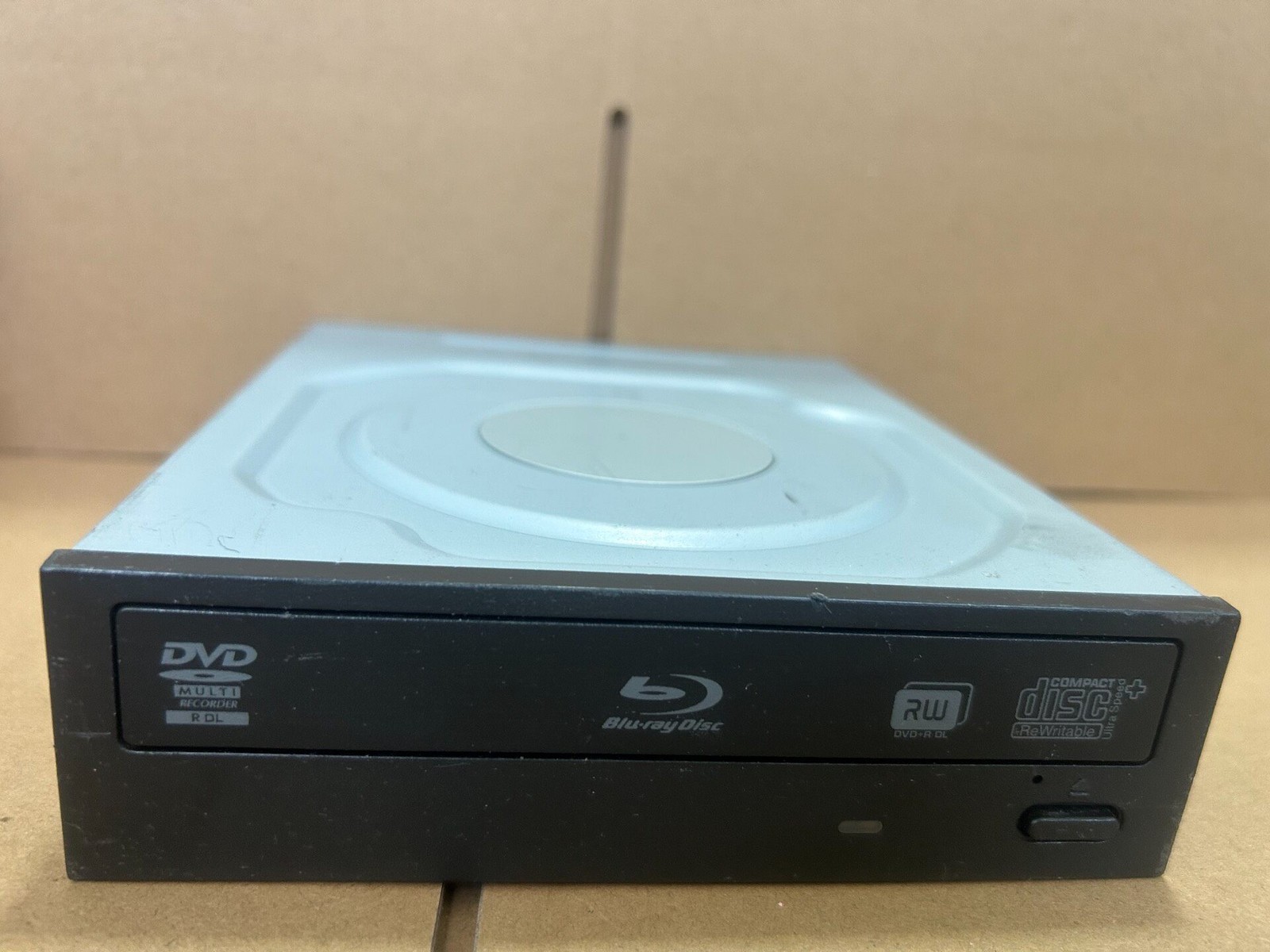 Blu-ray burner DH-12BSH, SATA interface, supports BD/DVD/CD reading and writing