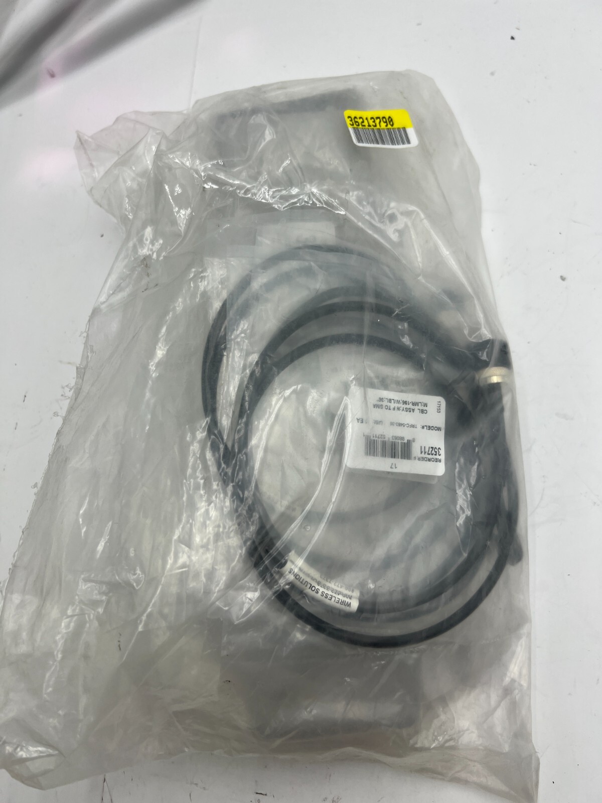 Mobile Mark PND8-2400/5500 MIMO Panel Antenna 8dBi 2.4/4.9-6GHz Cable
