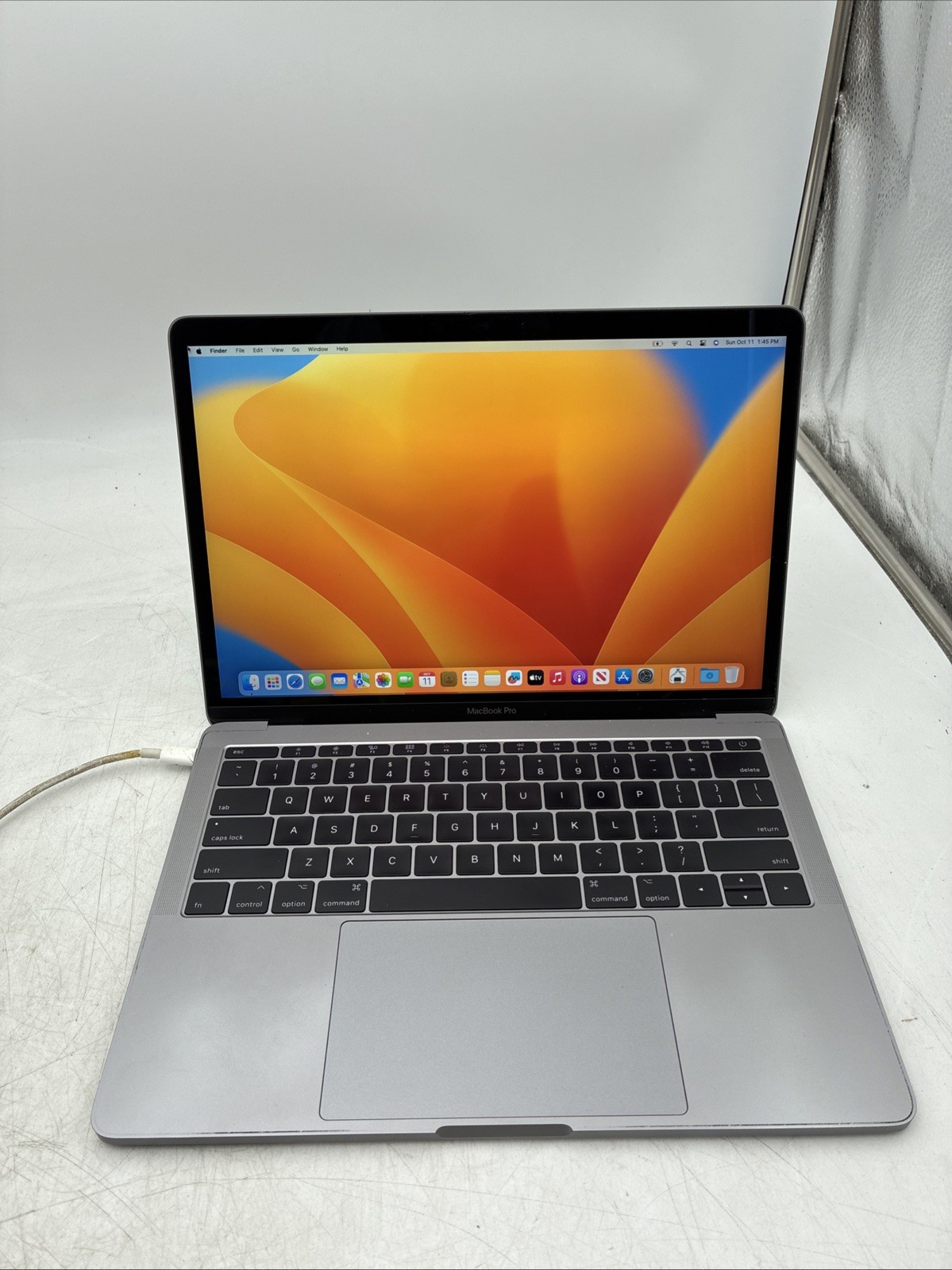 Apple MacBook Pro Mid 2017 Core i5-7360U 2.3GHz 8GB RAM 121GB eMMC 13"