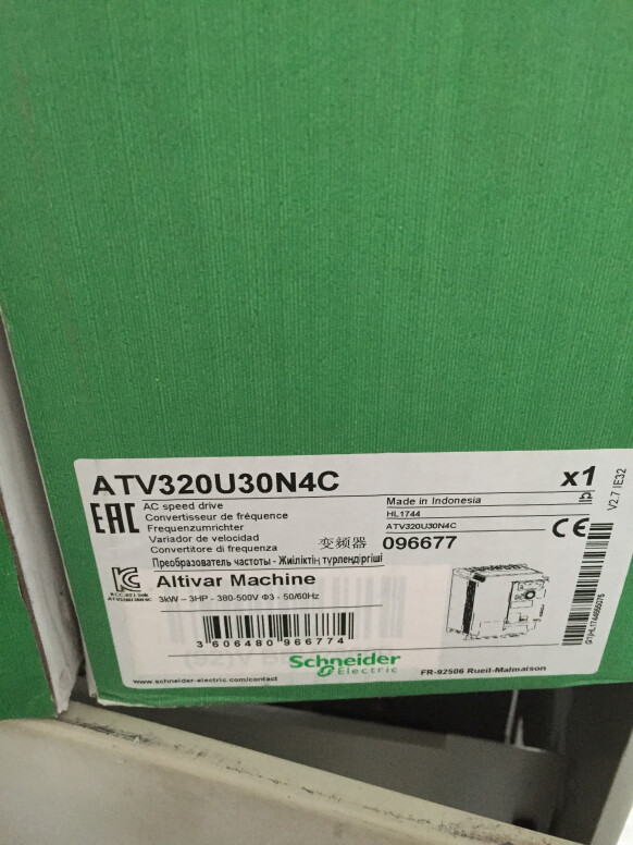 1PC Schneider ATV320U30N4C 400V 3KW New In Box One Year Warranty #