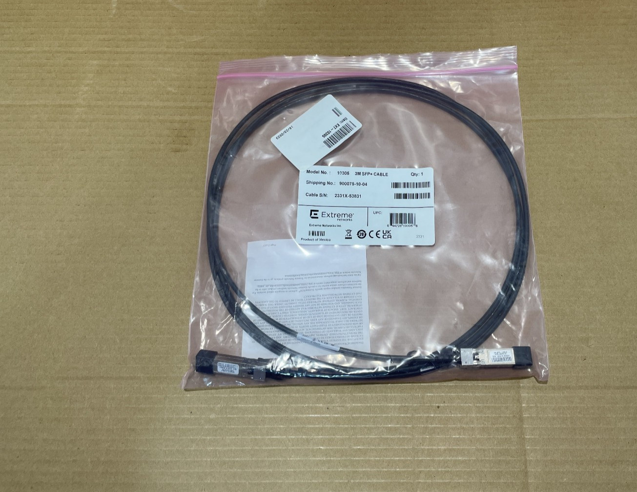 Extreme Networks 10305  Network Cable