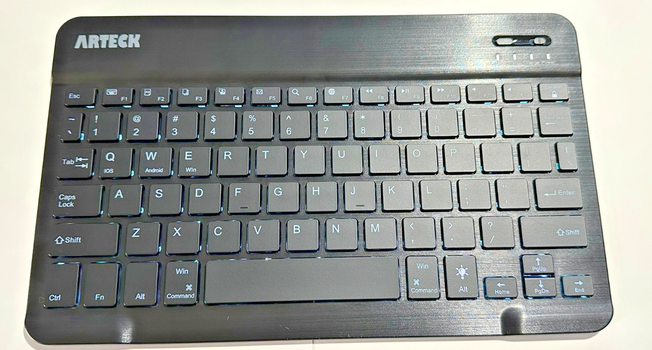 Arteck HB030B Universal Slim Portable Wireless 3.0 7-Color Backlit Keyboard -...