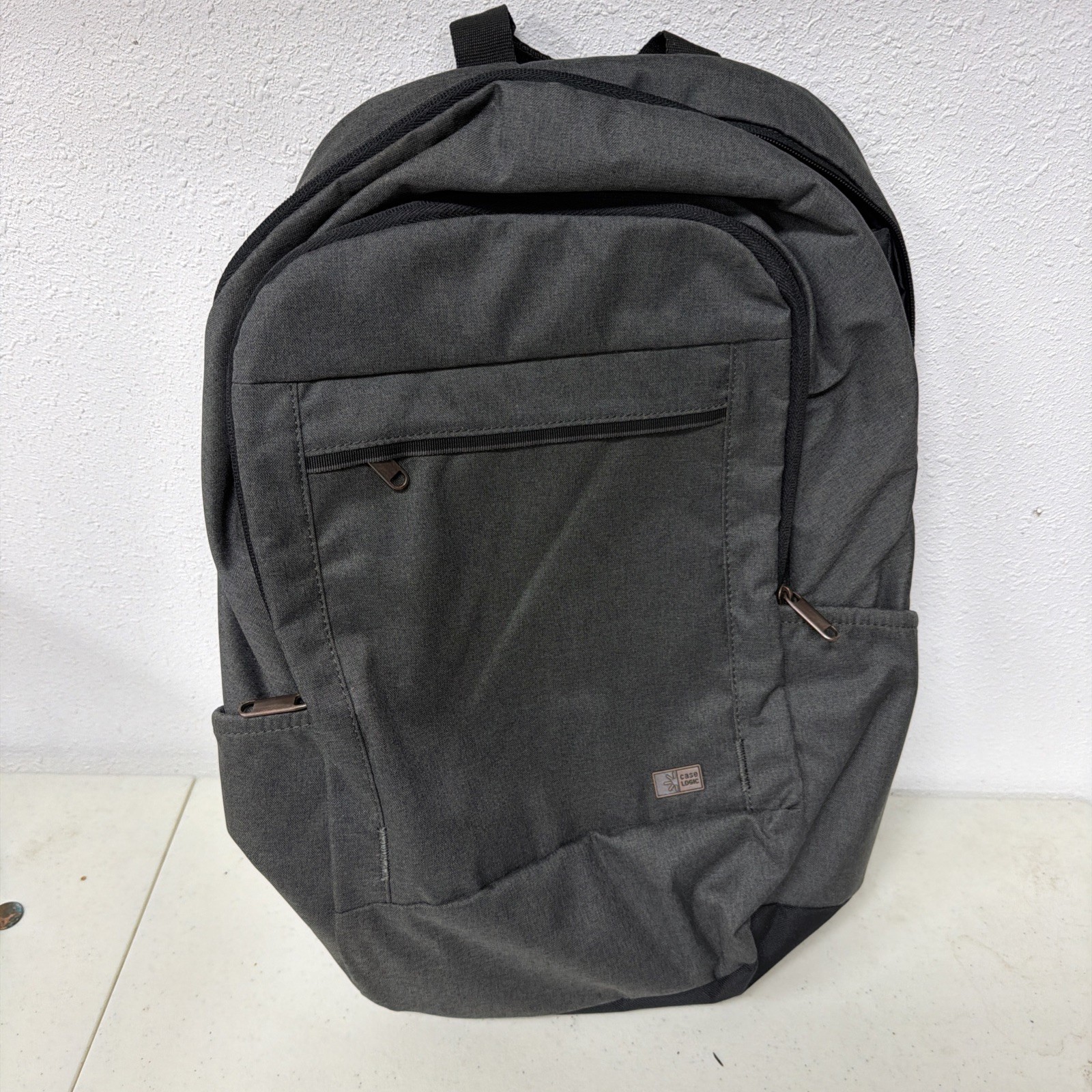 Case Logic Era Backpack New w/o Tag/Box  Dark Grey 15.6 Notebook/ Ipad.