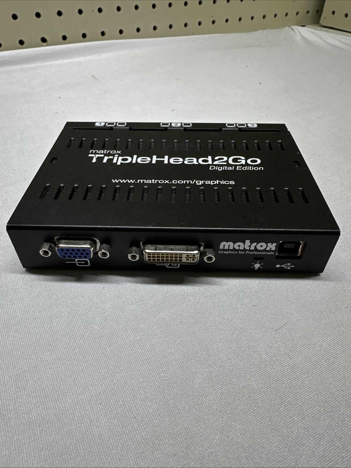 Matrox TripleHead2Go Digital Edition Multi-Display Adapter 3