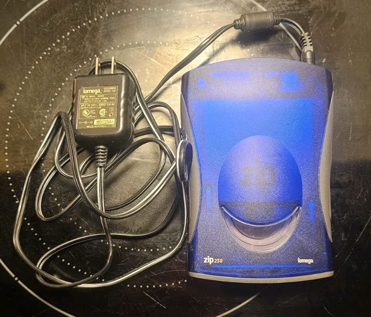 Iomega Zip 250 USB External Drive Z250USBPCM  w/Power Cable