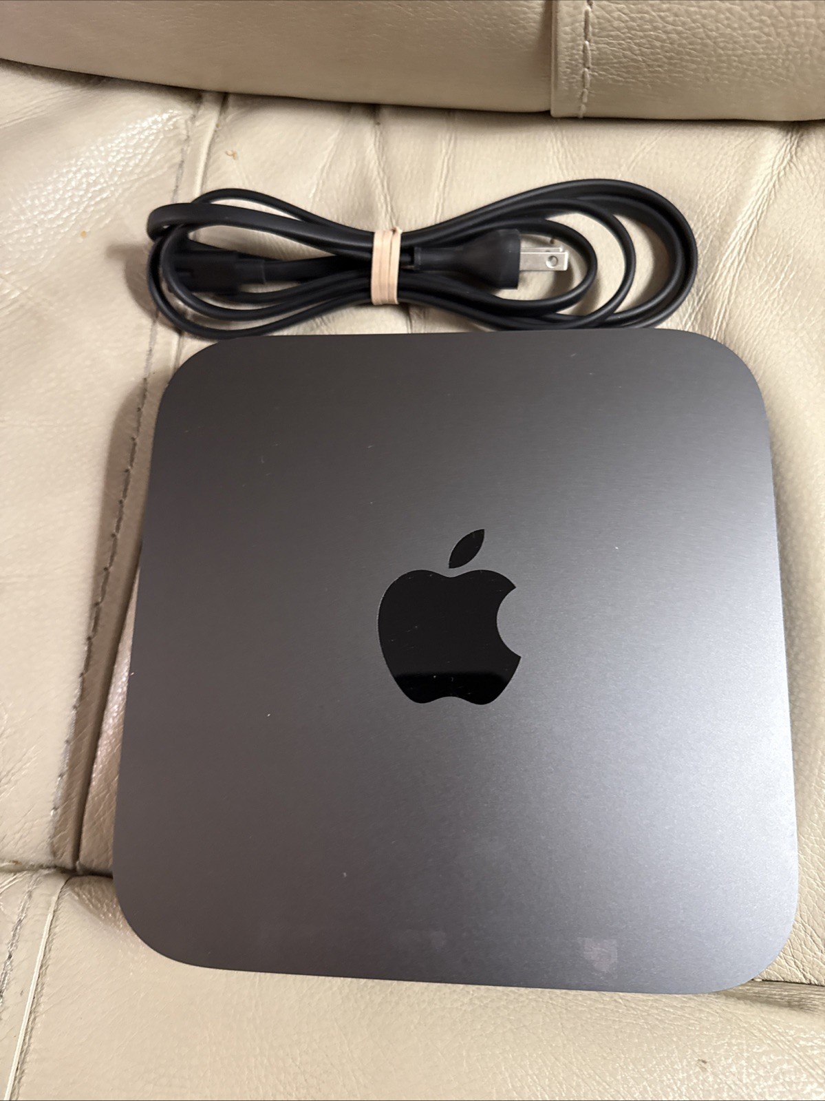 Apple Mac mini 2018 3GHz Core i5 16GB 1TB SSD  - Nice Condition- Low Price