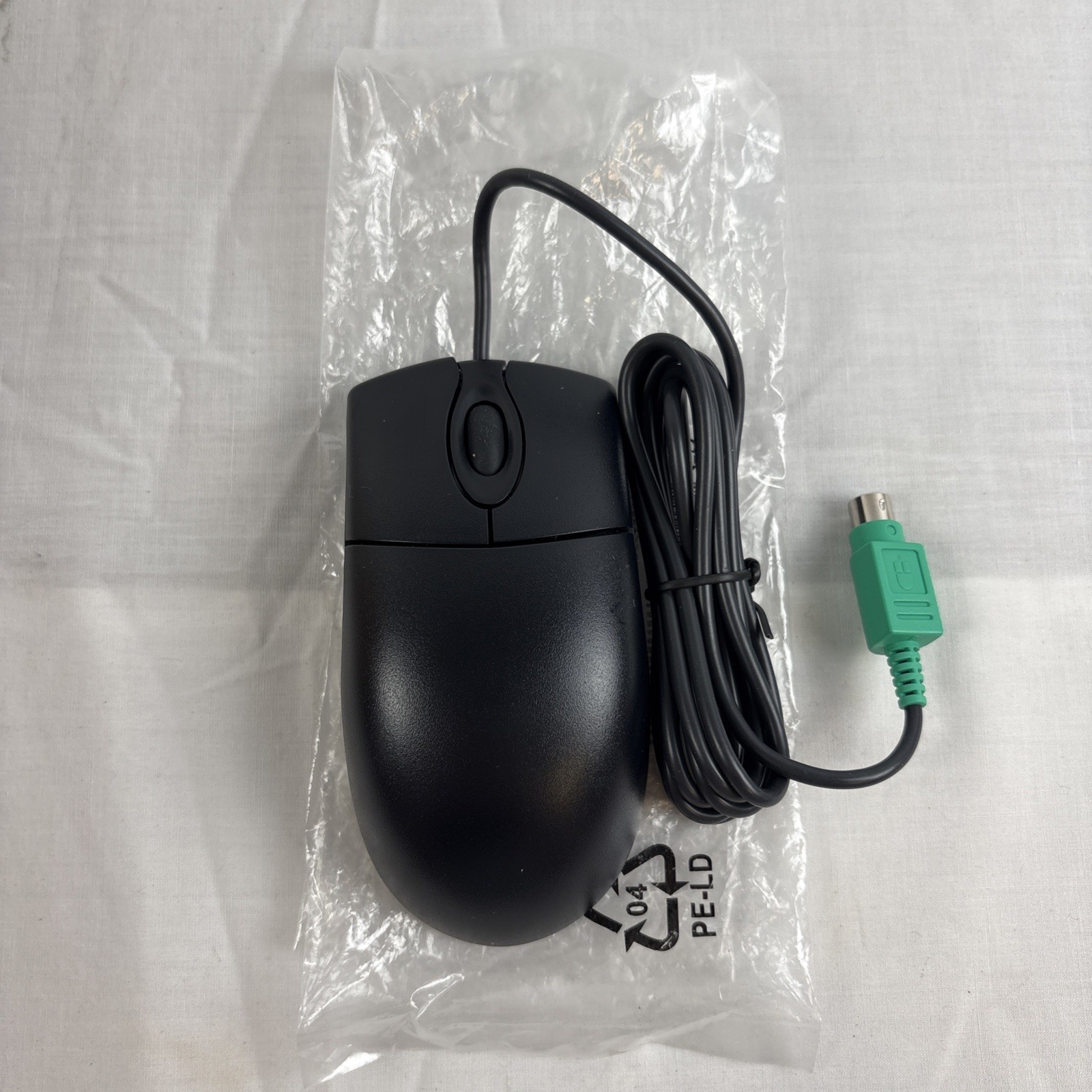 Vintage Wyse MO42KOB Computer Optical Scroll Mouse PS/2 Wired Black New