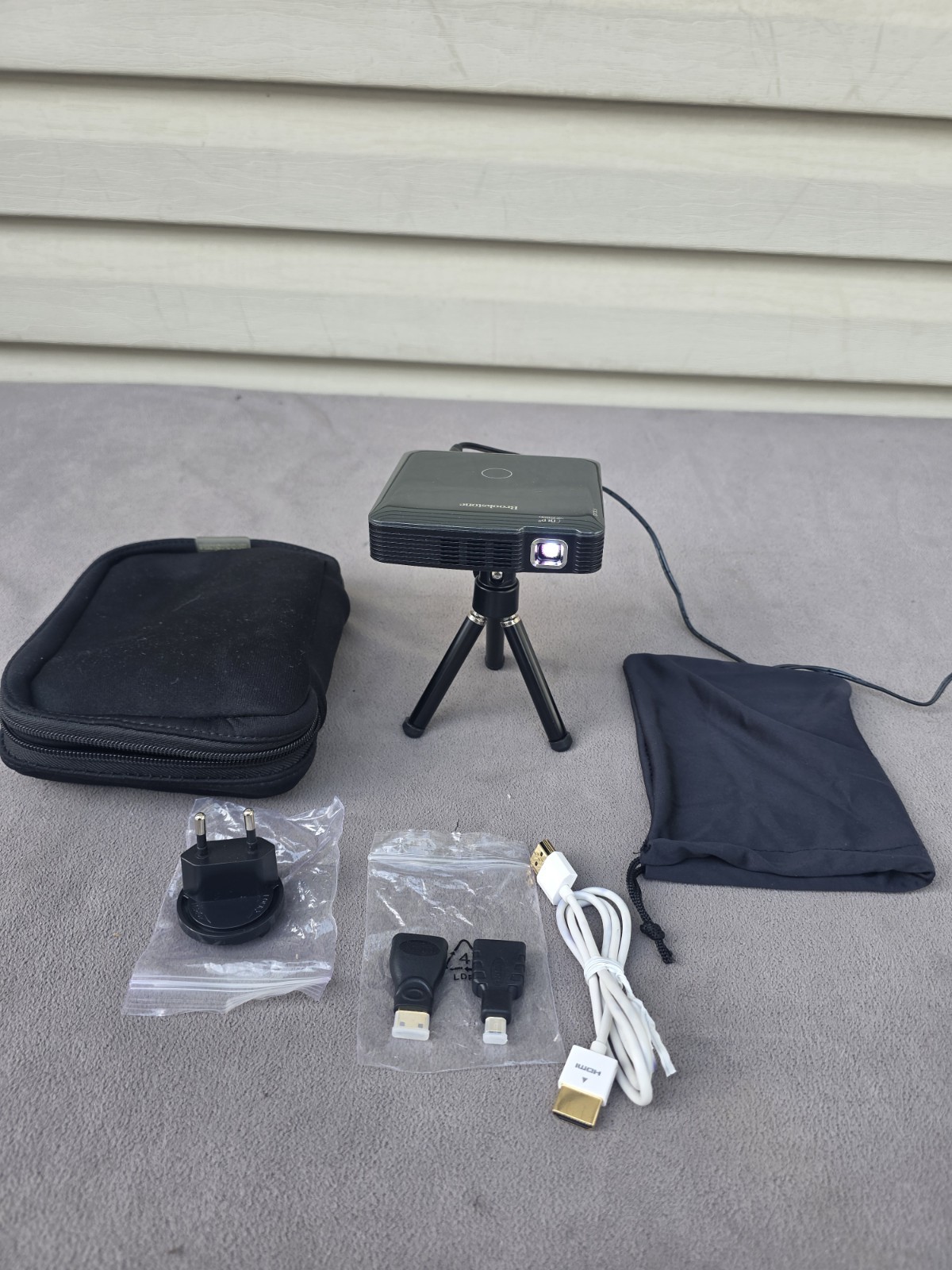 Brookstone Mobile Pocket Projector 801143 Tested Works With Kit 