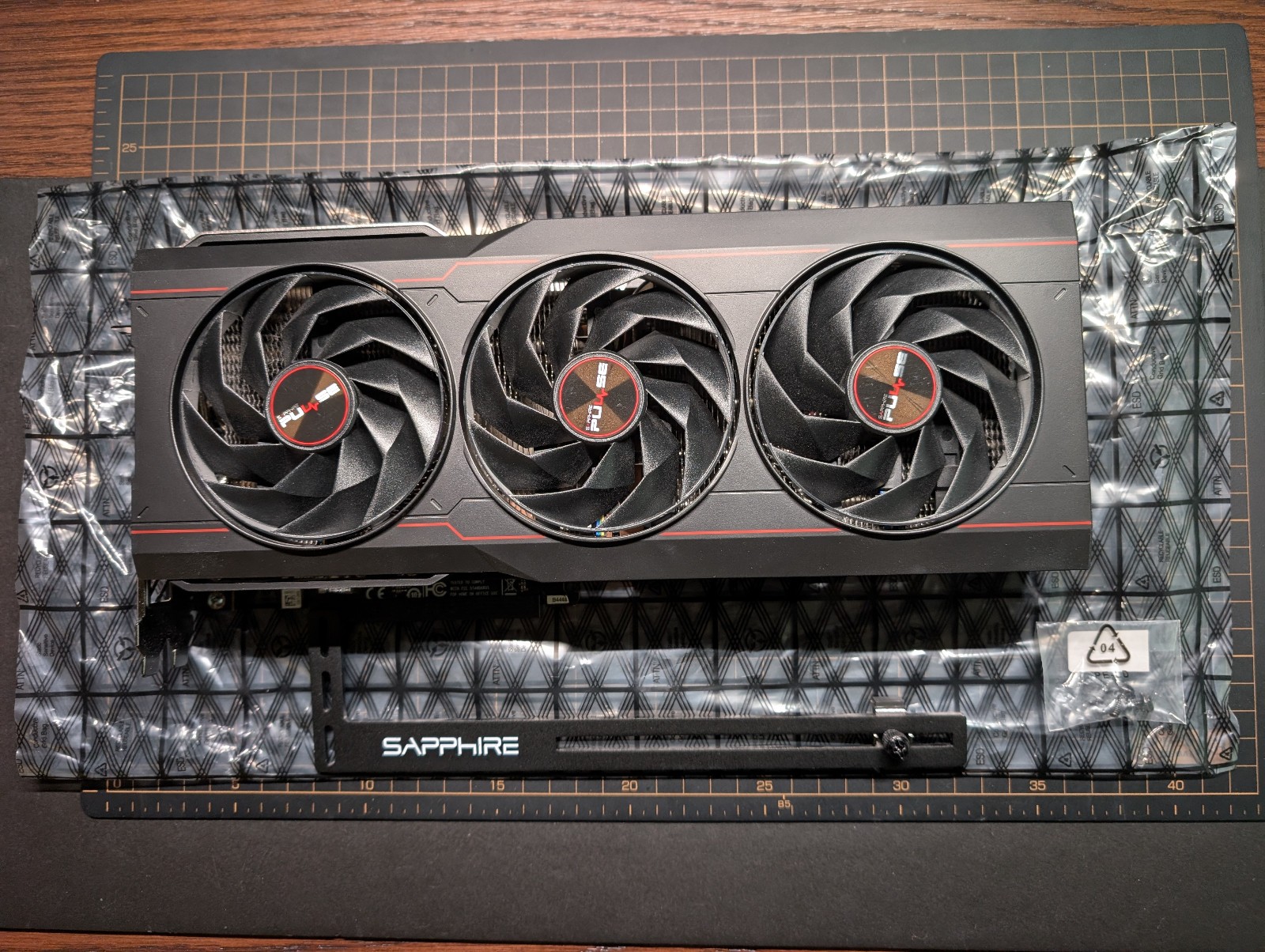 SAPPHIRE PULSE AMD Radeon RX 7900 XT 20GB GDDR6 Graphics Card