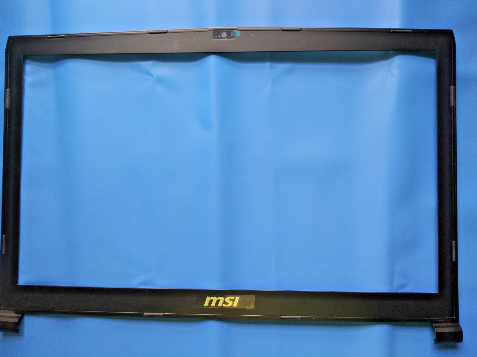 MSI GE72 6QD Apache Pro LCD Front Bezel Used but nice condition