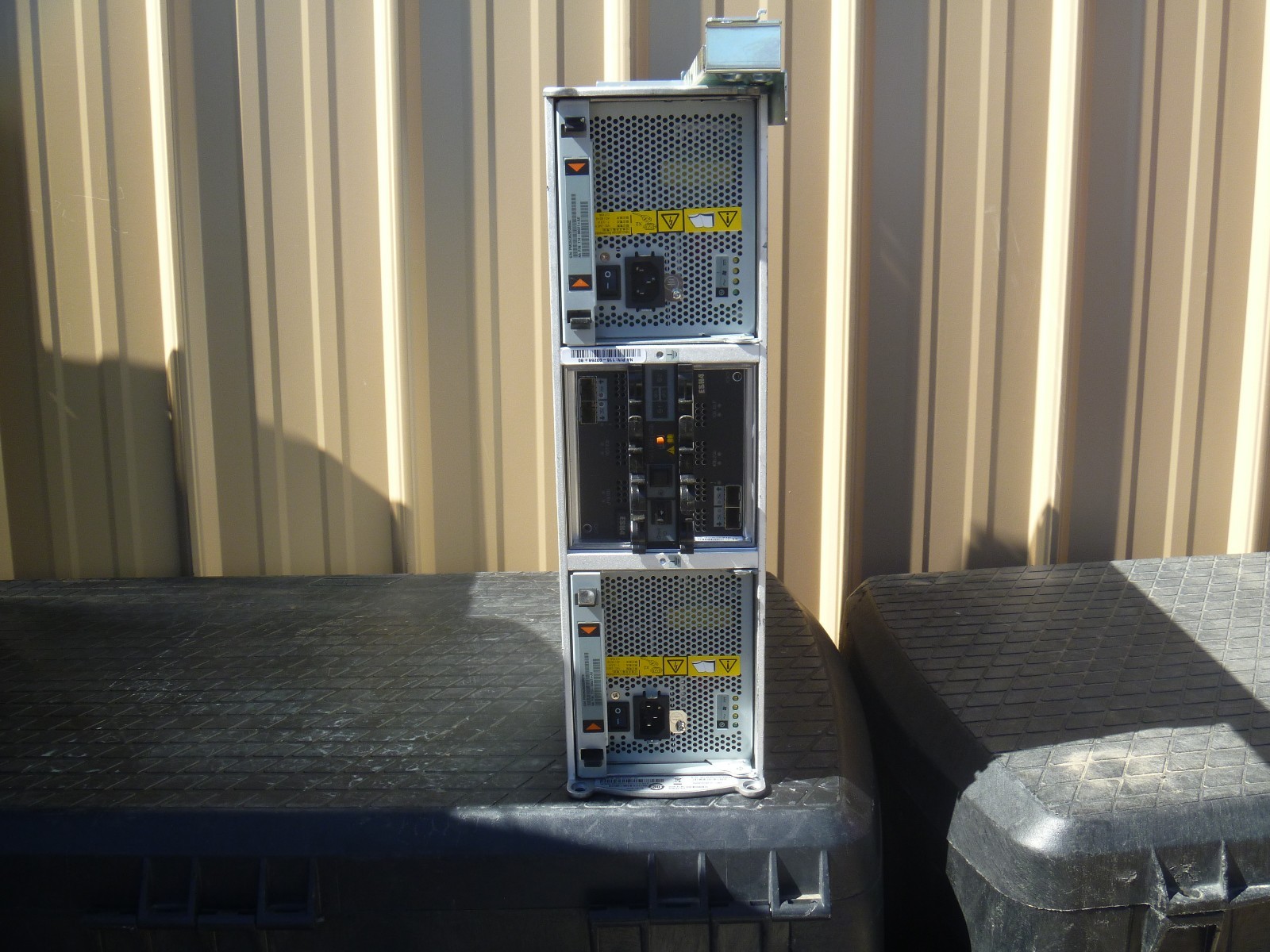 LOCAL PICKUP Dell Xyratex Compellent NetApp Server 24 Bay Storage Array NO HDD