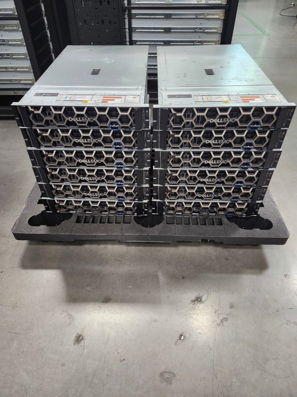 Dell Poweredge R750 24SFF NVMe Server 2x Platinum 8380 80-Core 2.7GHz 2TB RAM