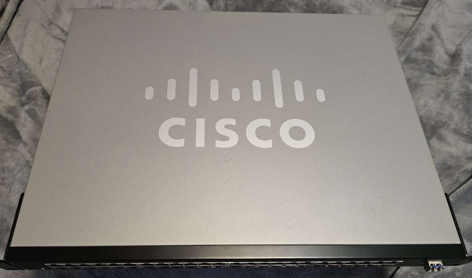 Cisco Small Business SLM2048 48 Port Gigabit Switch W/GBIC