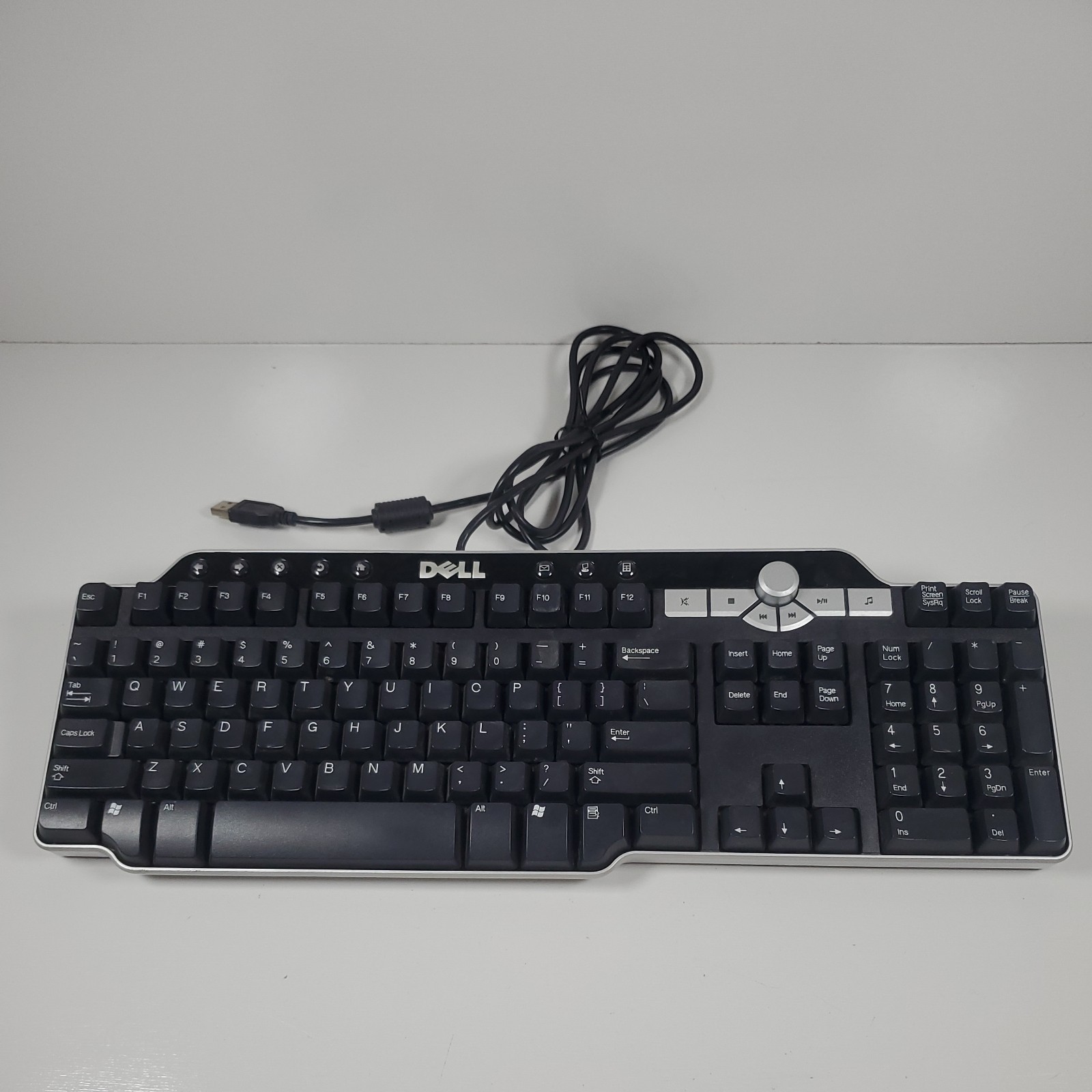 Dell SK-8135 USB Hub Wired, Multimedia Keyboard - Black With Silver