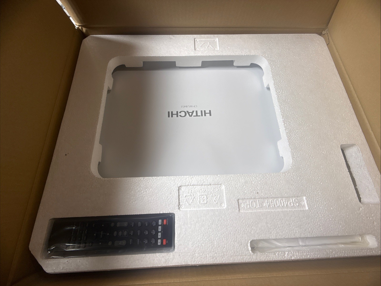 Hitachi CP-WU8440 3LCD Projector