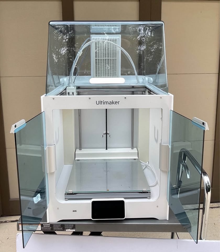 Ultimaker S5 3D Printer US Model w/ Air Manager, New Filter & Extras