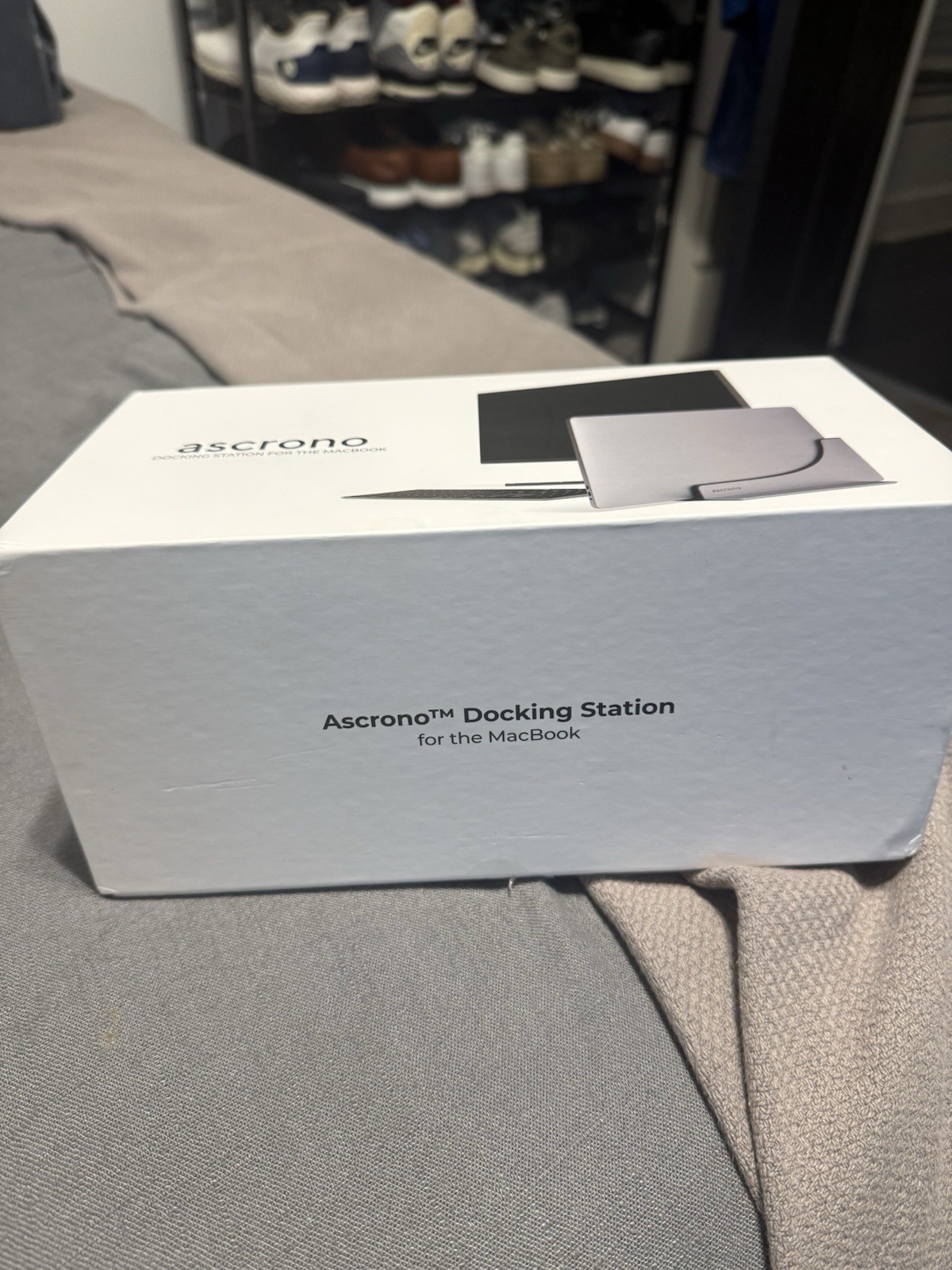 Ascrono Vertical Docking Station for Apple MacBook w/ Original Box Excellent