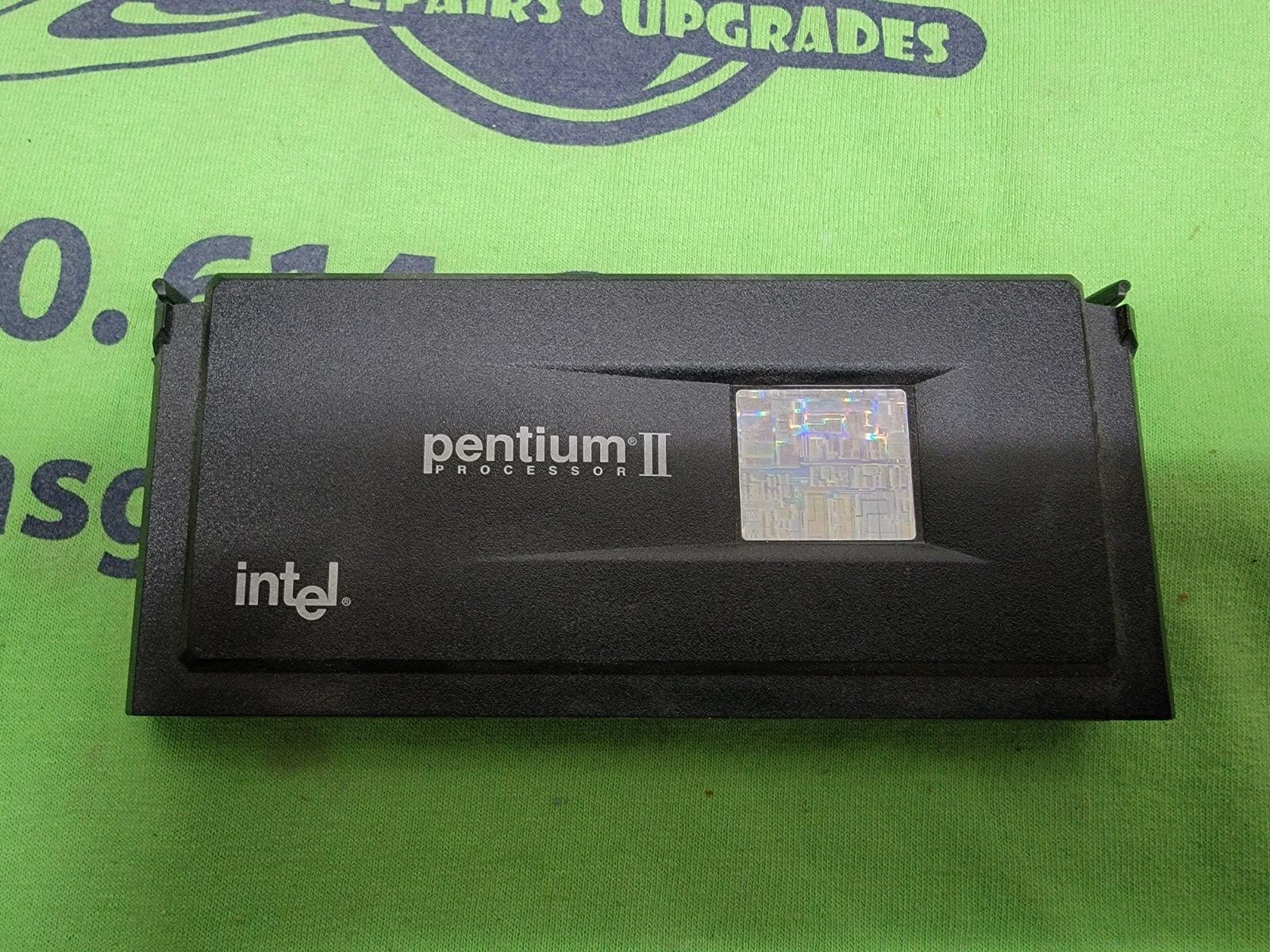 Intel Pentium II 400 MHz, 512KB cache, SL2U6, 80523PY400512PE Slot 1 CPU