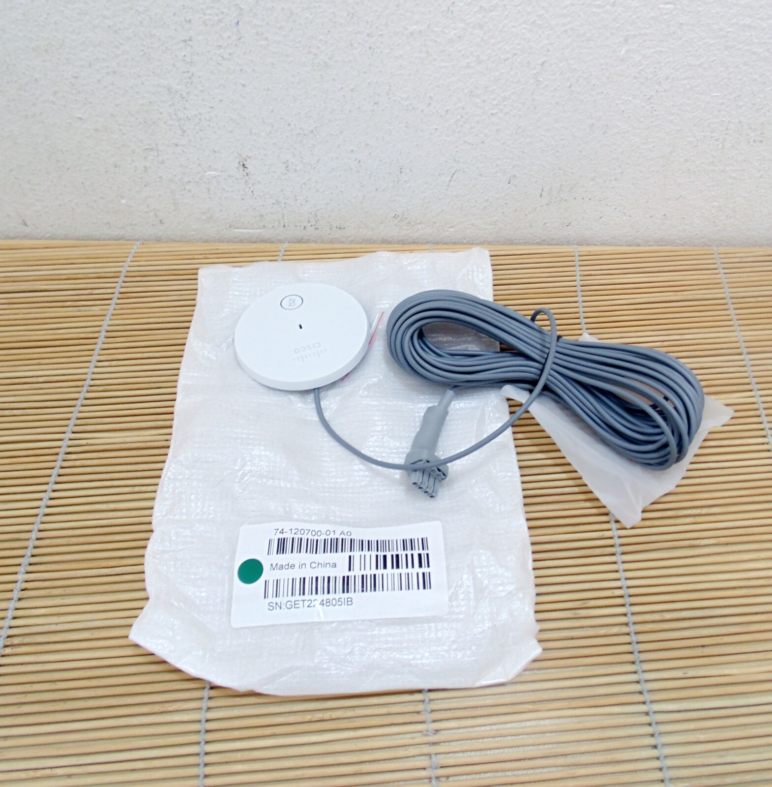 New NO BOX Cisco CS-MIC-TABLE-E Table Microphone 4-pin connector 9m cable NEW   