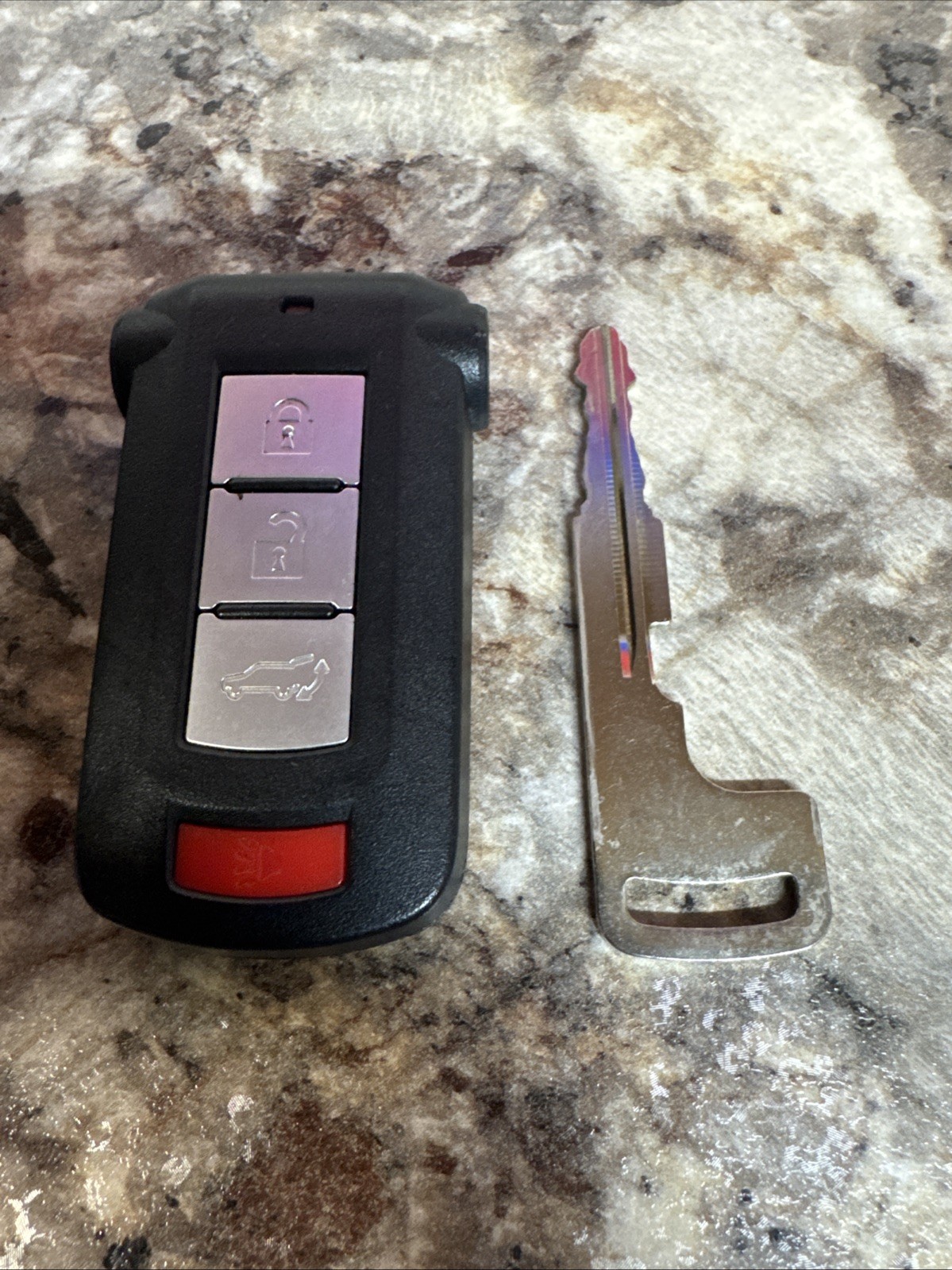 Genuine Mitsubishi G8D-644M-KEY-N Keyless Remote Control Key Fob Status Unknown