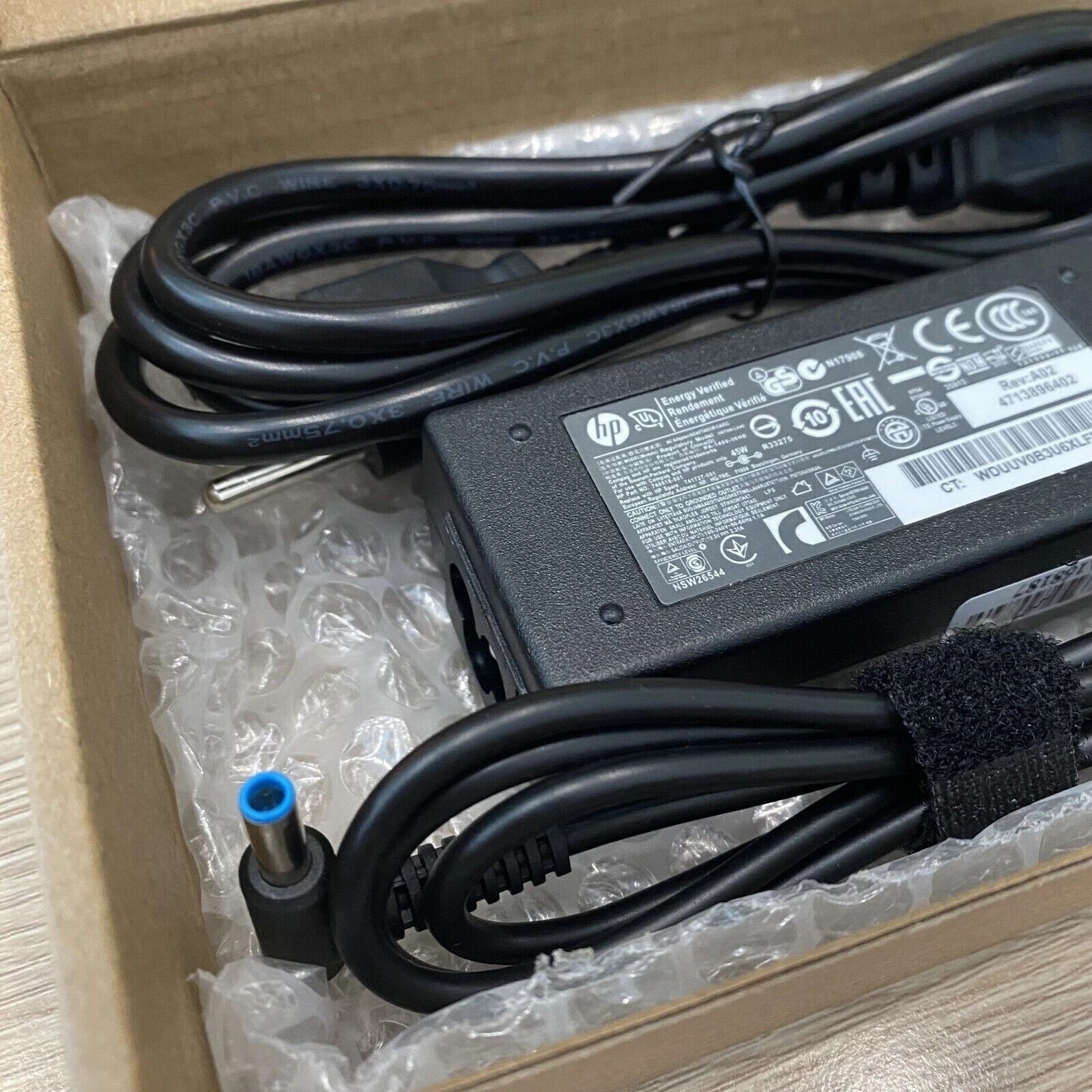 OEM NEW HP 45W blue tip laptop AC Adapter Power Supply charger 19.5V 741727-001