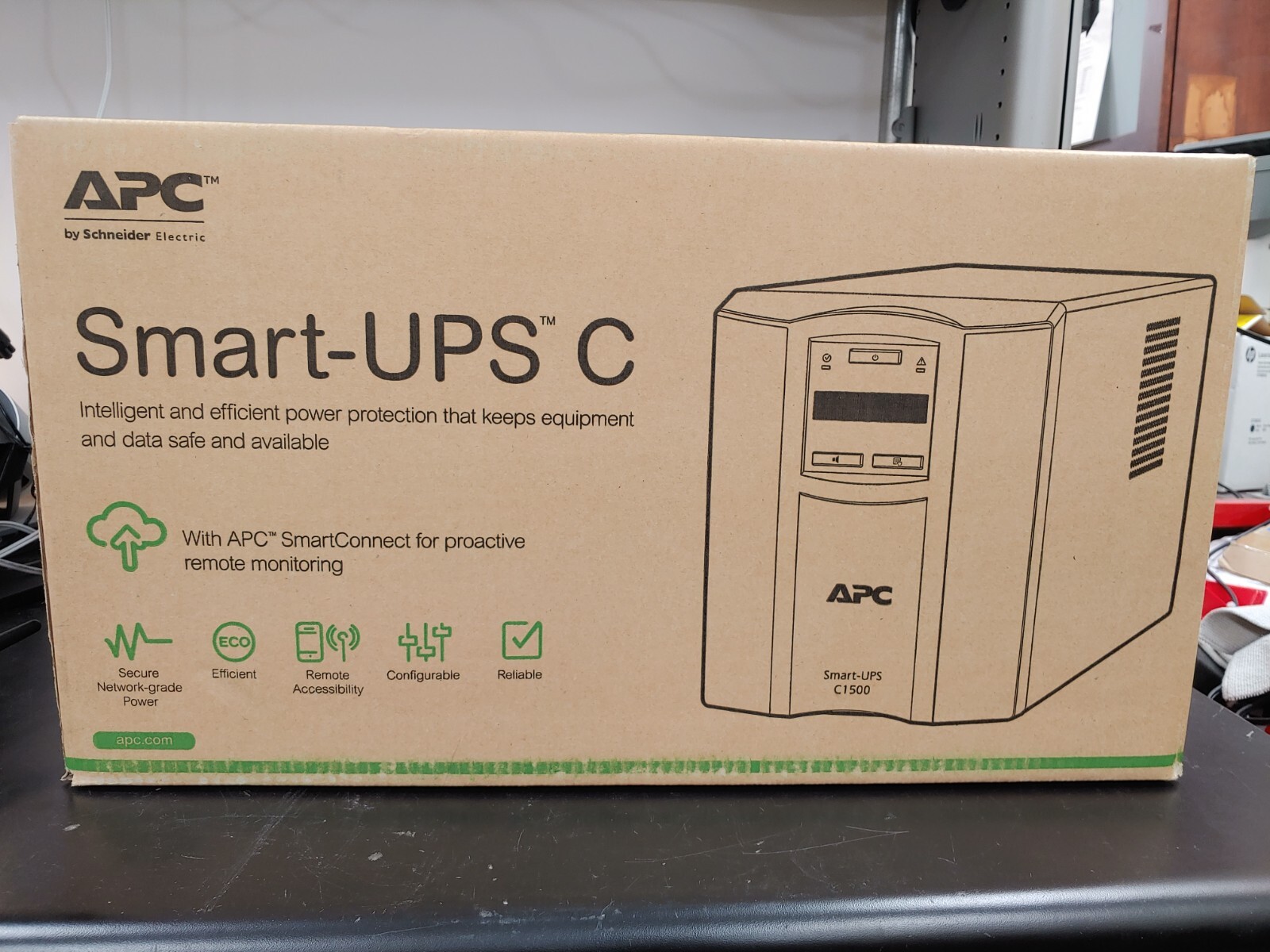 APC SMC1000C APC Smart-UPS 1000VA Line Interactive Smart Connect UPS