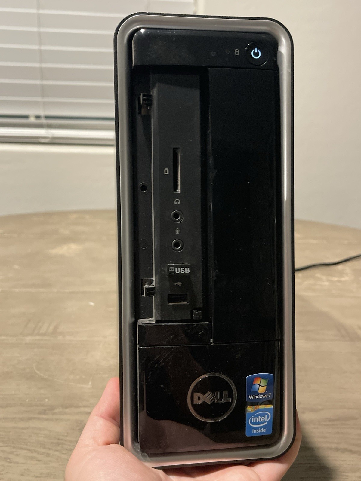 Dell Inspiron 3647 Intel Computer - See Pics Powers On W/cord