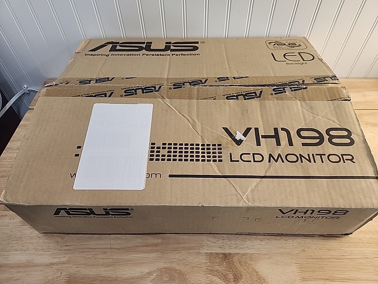 ASUS VH198T 19" Widescreen TN LED LCD Monitor DVI VGA with HDMI adapter 
