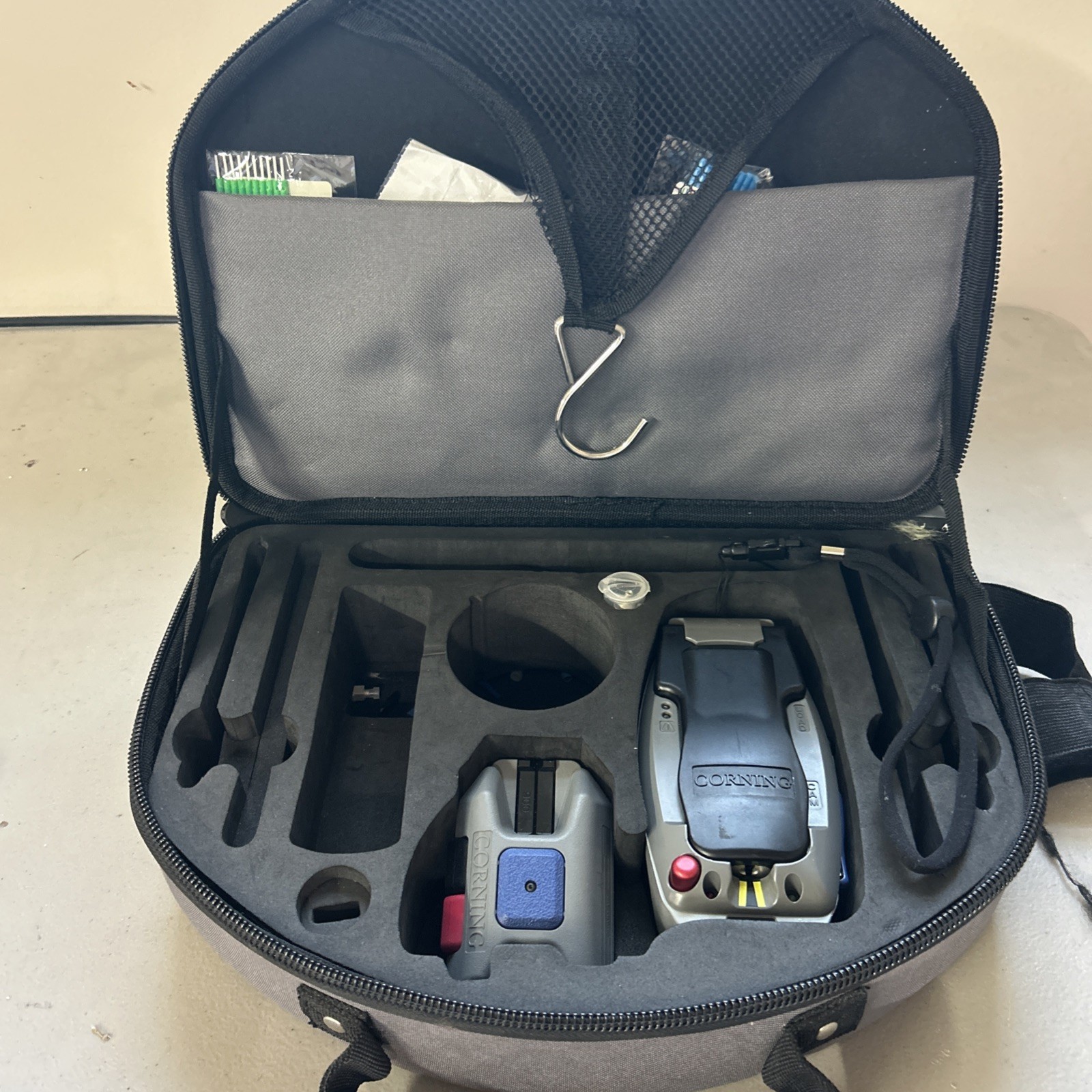 Corning TKT-UNICAM-PFC UniCam Performance Fiber Optic Tool Kit Excellent