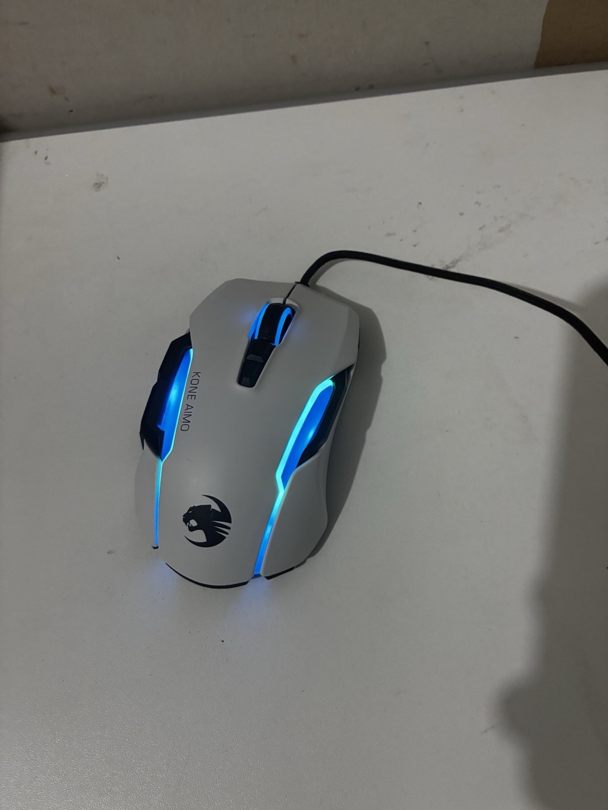 Roccat Kone AIMO ROC-11-820-WE Remastered Weiss RGBA Gaming Maus Mouse