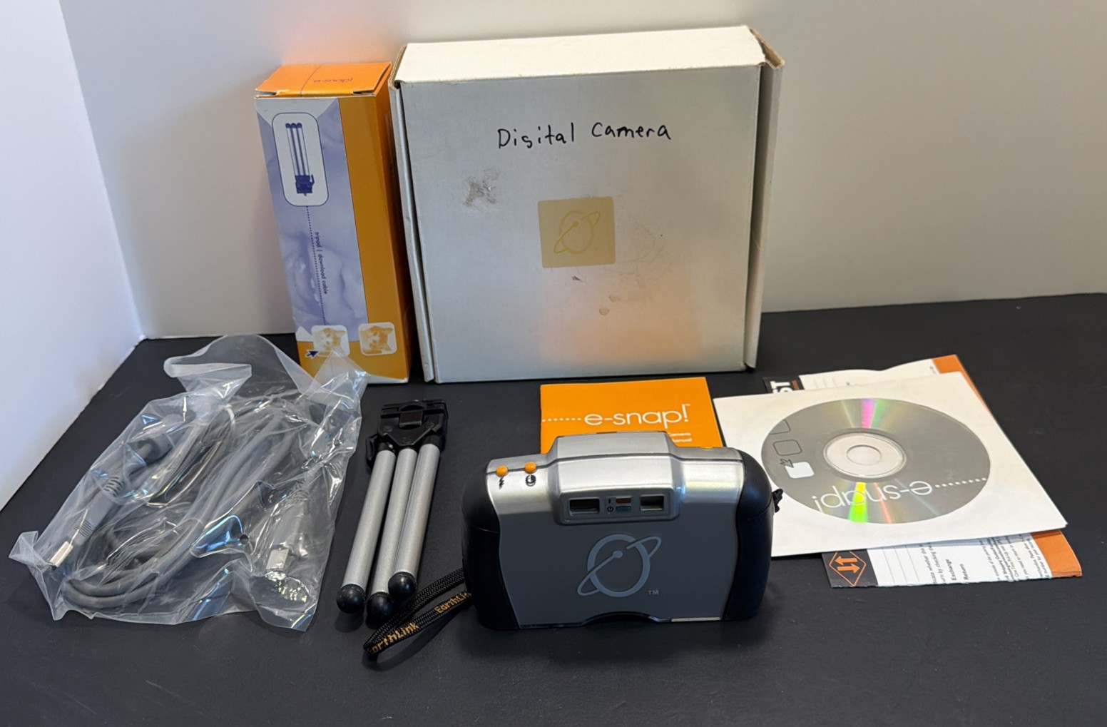Alaris E-Snap Portable Digital Camera Manual,Tripod & USB Cable Tested