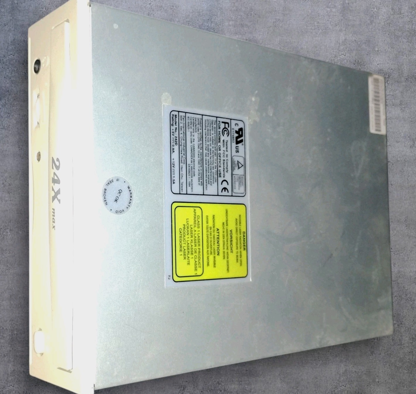 UR 24X Max CD-ROM Drive Model 242D IDE Retro PC Vintage Untested