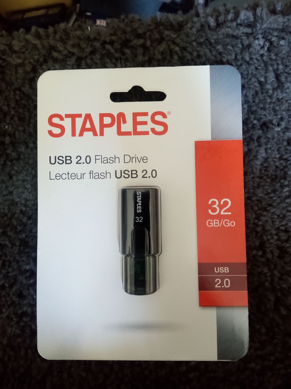 STAPLES Brand USB 2.0 FLASH DRIVE 32GB MEMORY STICK BRAND NEW IN PACKAGE