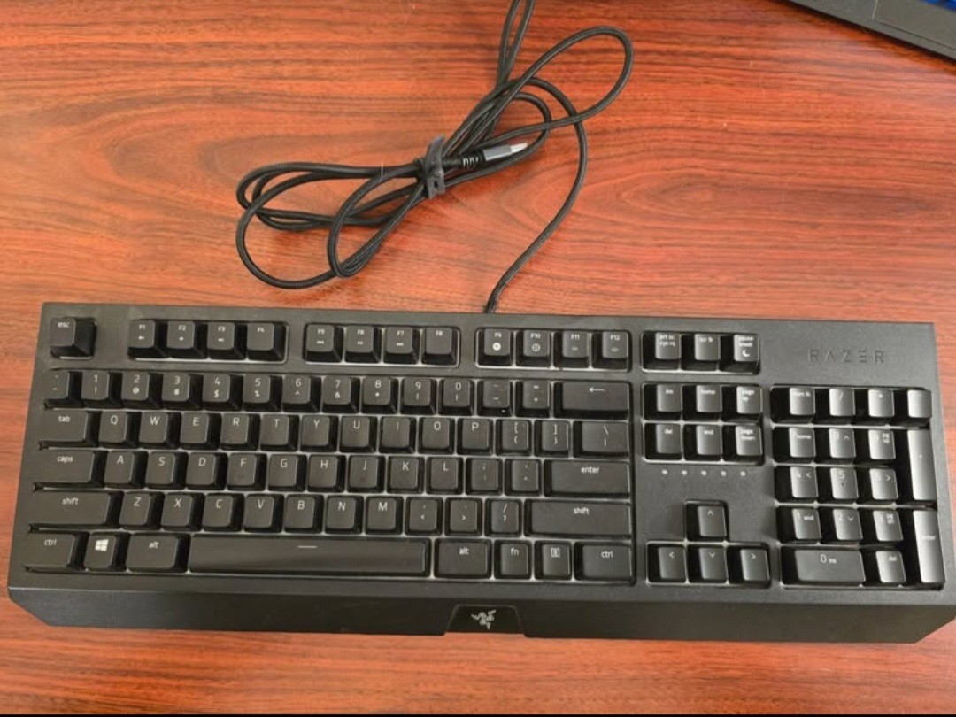 Razer BlackWidow RZ03-0286 Mechanical Gaming Keyboard Green Switch RGB Wired