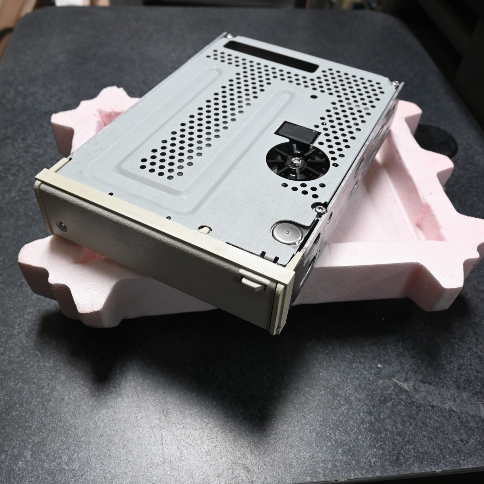 TANDBERG DATA TDC 3660 TAPE DRIVE FOR PARTS CONDITION  