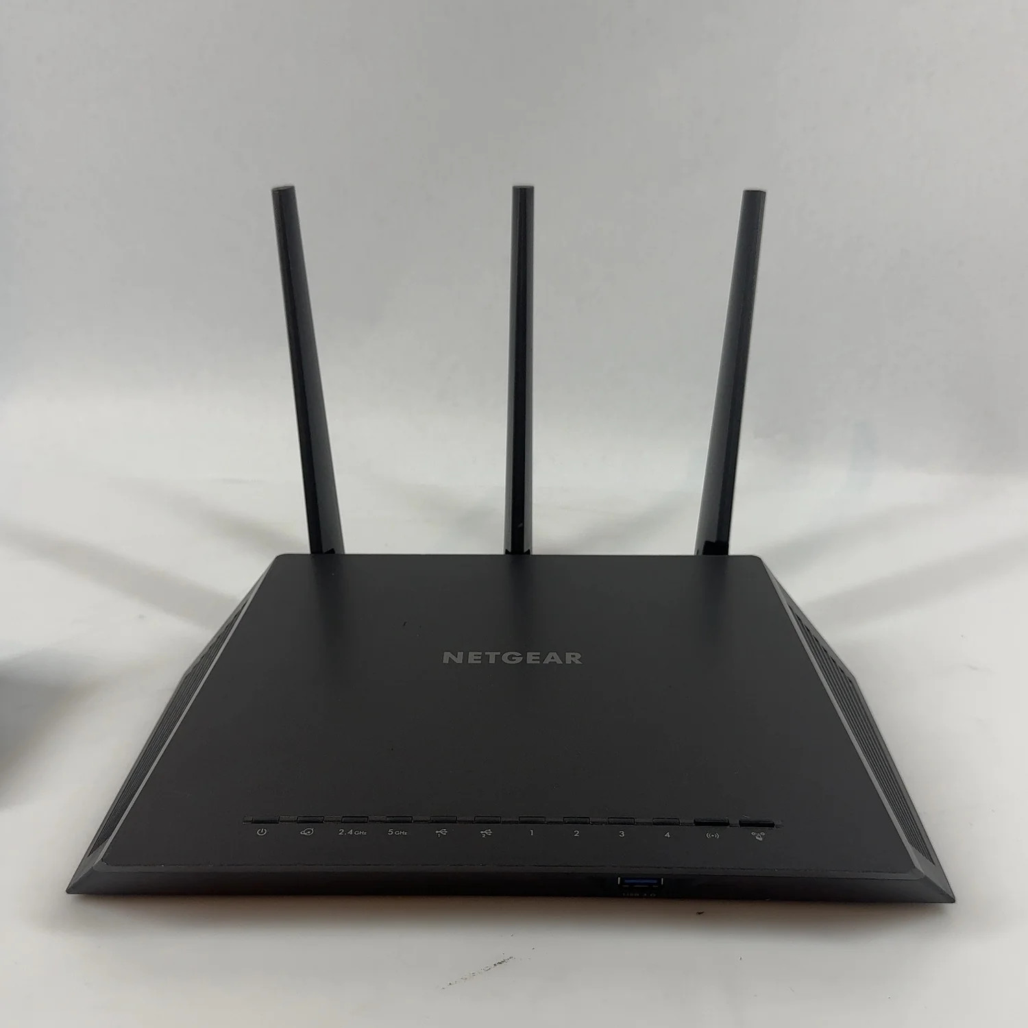 NETGEAR Nighthawk Dual Band WiFi 5 R7000-100NAS Wireless Router