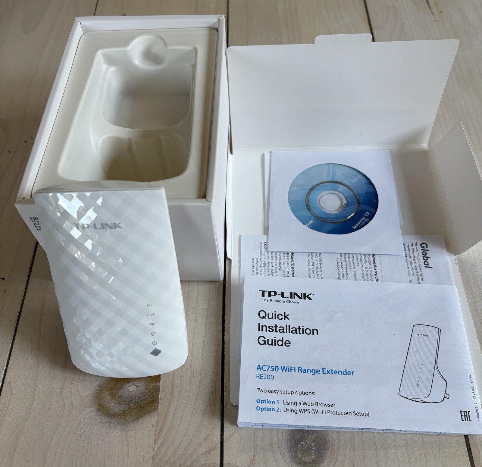 TP-Link AC 750 Wi-Fi Range Extender, Model RE200, White