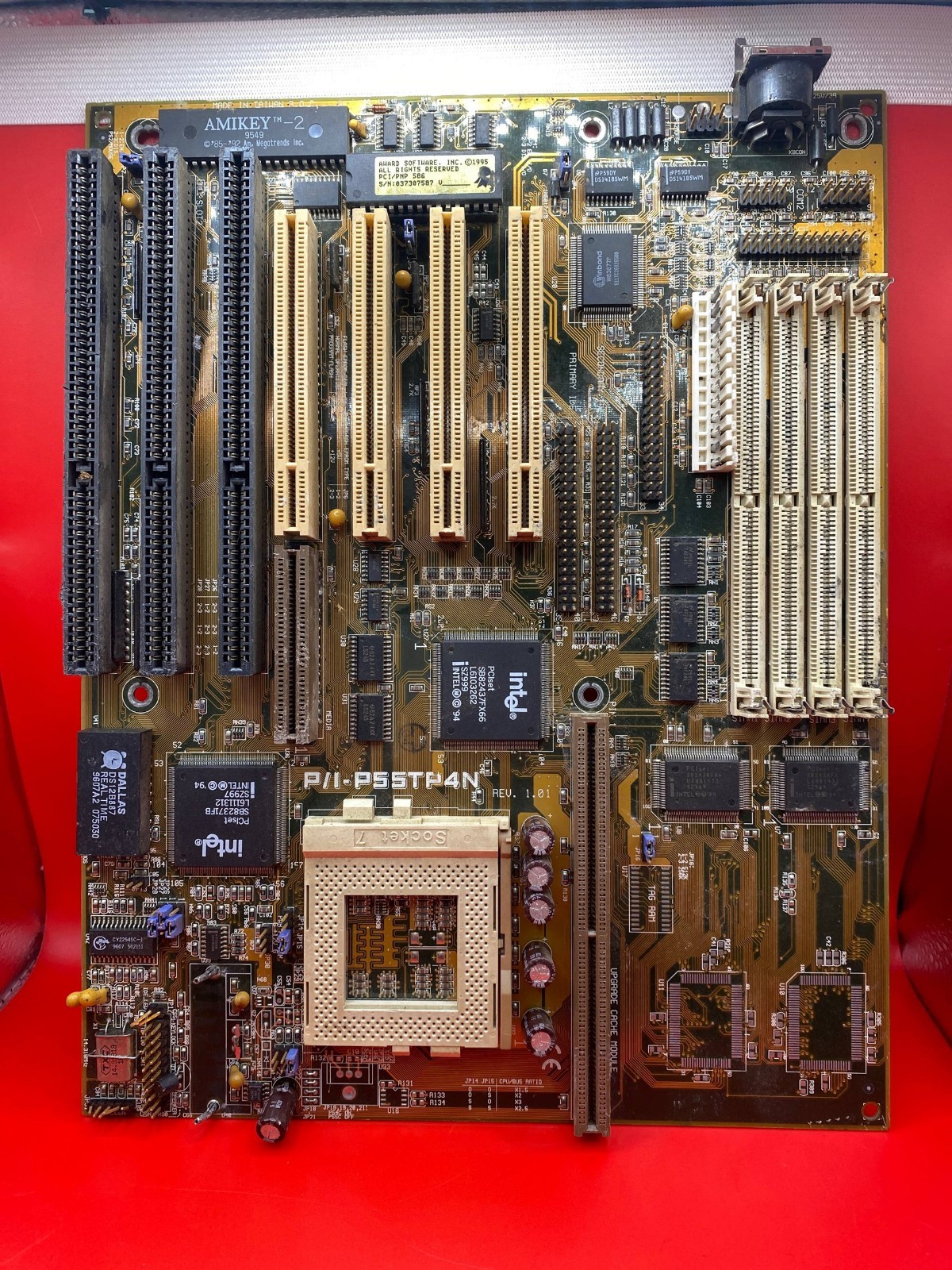 Intel P/I-P55TP4N Socket 7 Motherboard SKU 1521