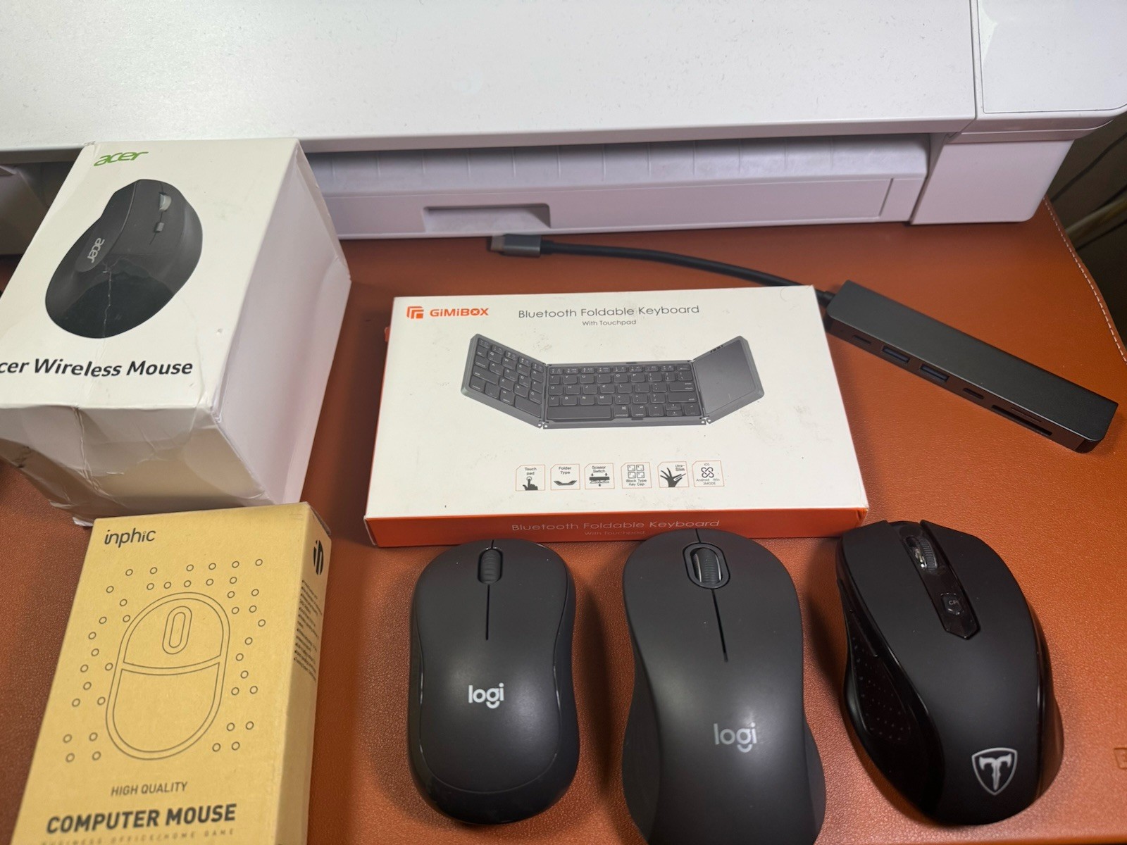 Computer Mouse, Portable Keyboard, Hub Bundle