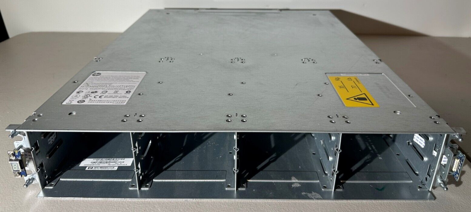 HP StorageWorks (FCLSE-0801) Storage Array / NO HDDs / P2000 - AP843A