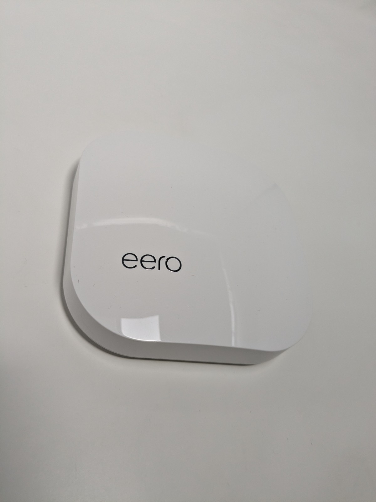 eero Pro Tri Band AC Mesh Wi-Fi Router B010001 Unit Only No Power Cord Untested 