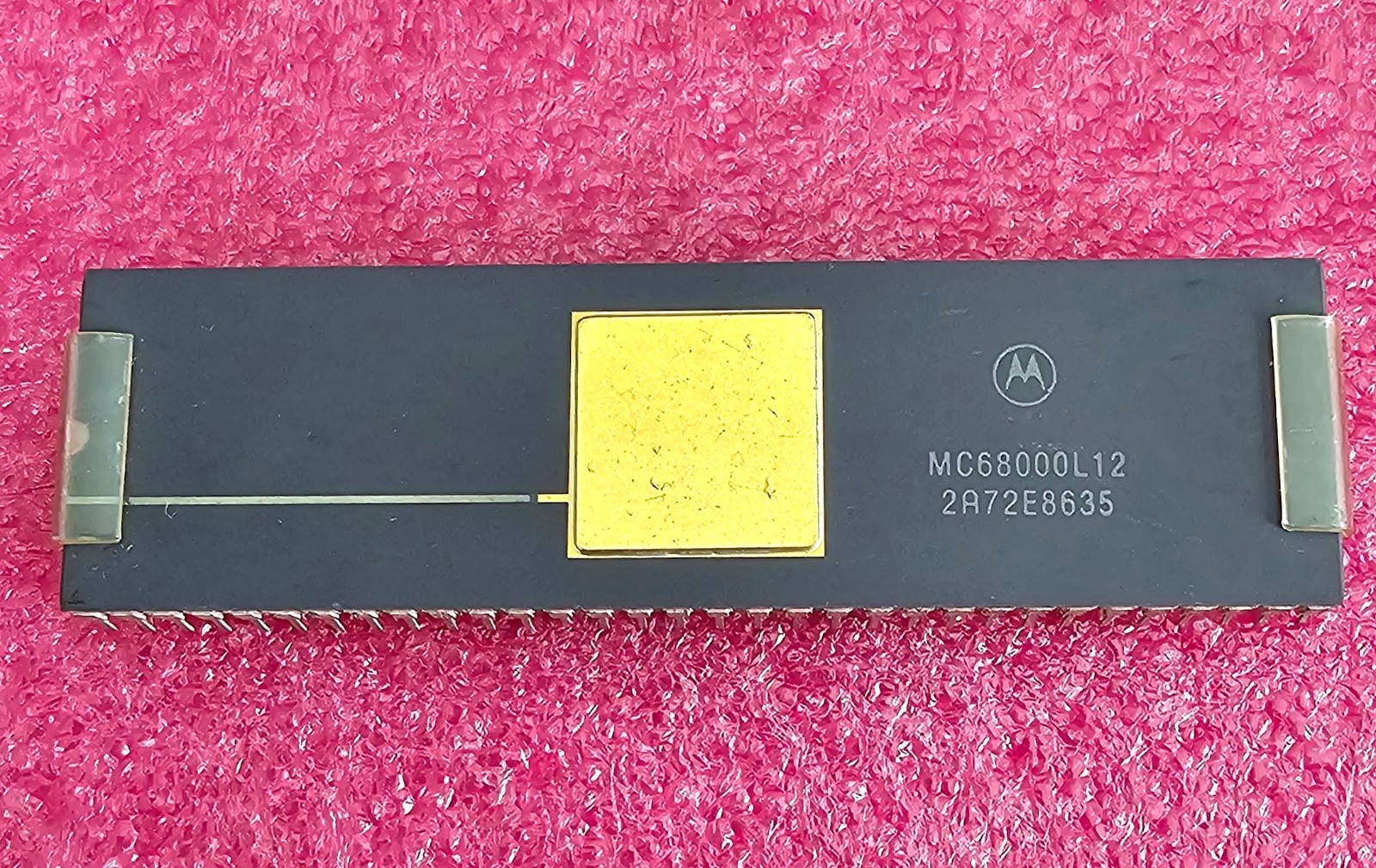Motorola MC68000L12 MC68000 68000 Microprocessor CPU Gold Cap 12mhz 64pin DIP