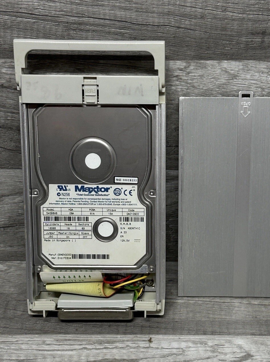 Maxtor 54098H8 40GB 3.5" Internal IDE Hard Drive In Case Vintage Untested