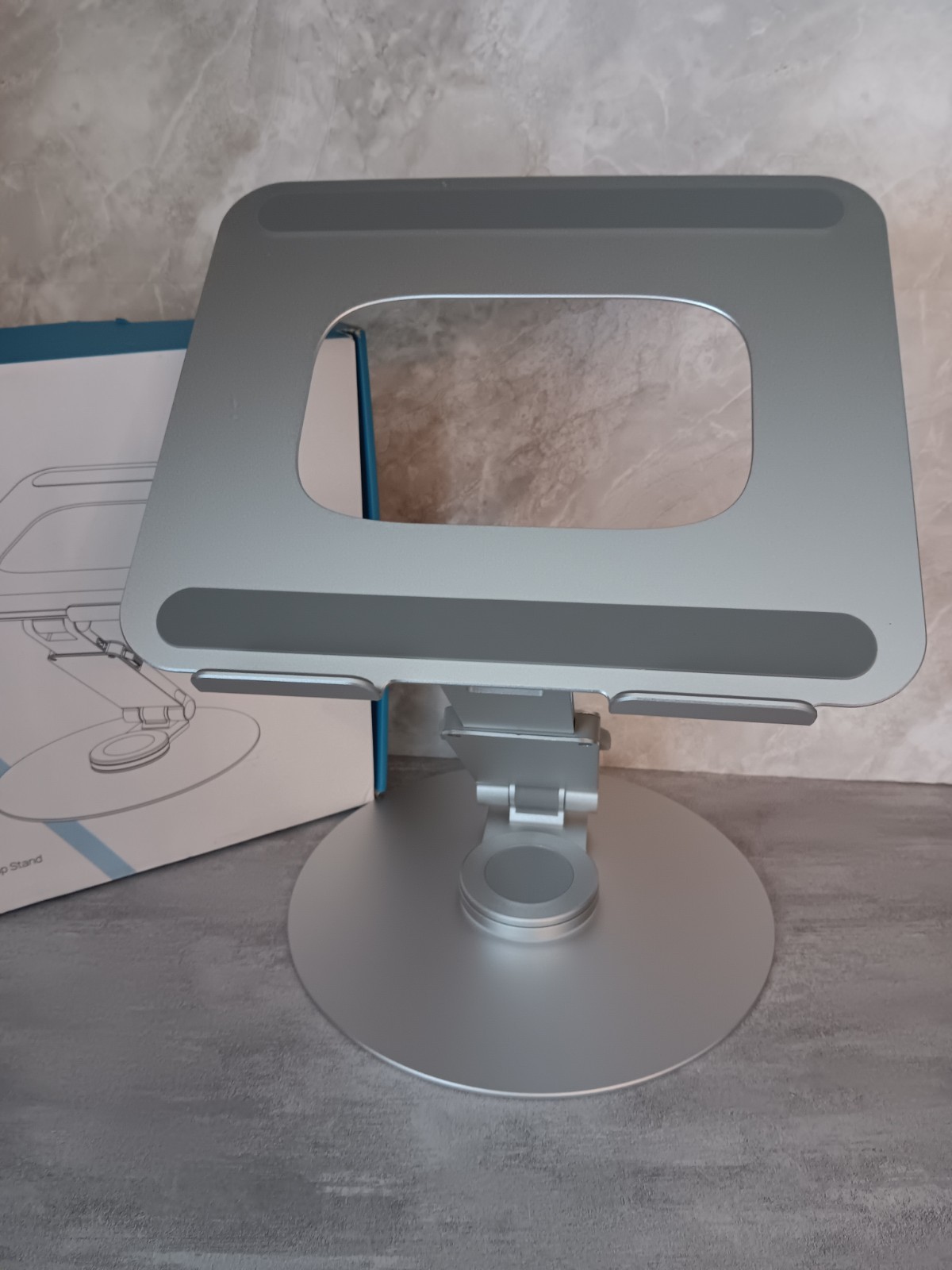 Omoton adjustable Laptop Stand Riser Ergonomic Foldable Computer Desk Holder
