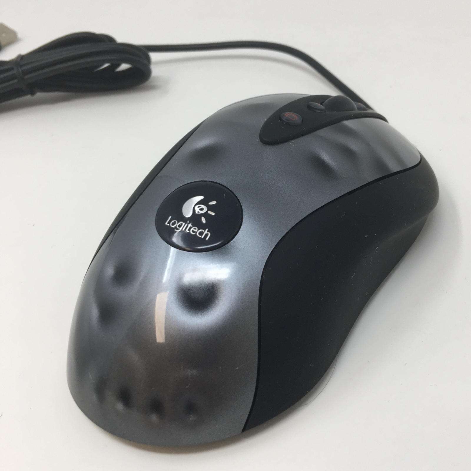 Logitech MX518 Wired Optical Gaming Mouse M/N M-BS81A P/N Thumb Button 16000 DPI