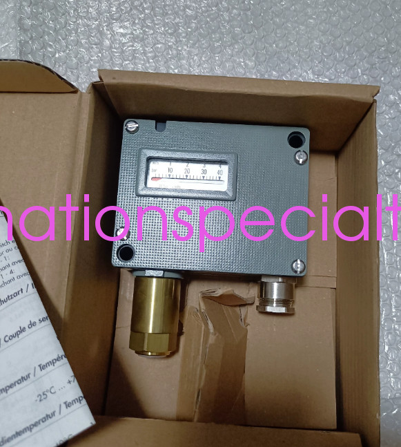 1PCS NEW TRAFAG 900 2381 907 Pressure switch shipping Via DHL/Fedex