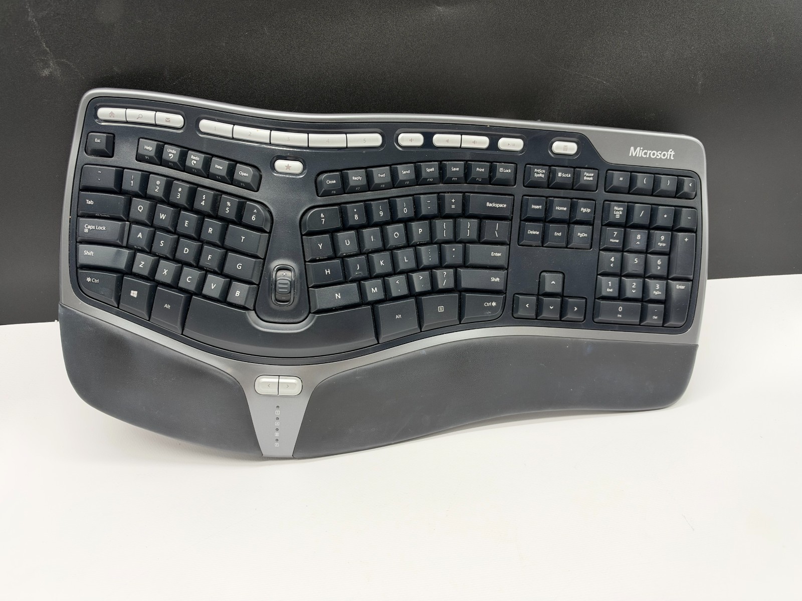 Microsoft Natural Ergonomic Keyboard 4000 v1.0 Model KU-0462 Wired USB Tested